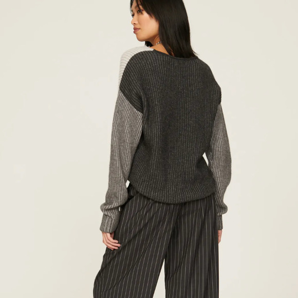NAADAM Oversized Gray Sweater LARGE Slouchy Ribbed Cashmere Wool Designer $375 - Picture 2 of 11